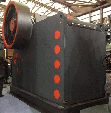 細(xì)鄂式破碎機作為二段破碎設(shè)備與圓錐破的對比